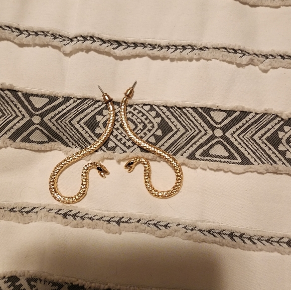Gold snake earrings - Picture 2 of 3